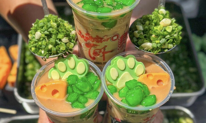 Đu trend trà sữa hành lá, người trẻ ăn uống khó hiểu hay chiêu trò của quán?