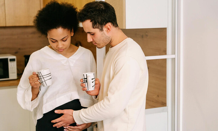 Vợ mang bầu nhưng vẫn vấn vương tình cũ, tôi nên buông hay tiếp tục