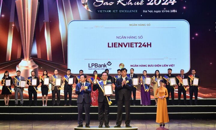 LPBank tiếp tục ghi danh tại giải thưởng Sao Khuê 2024