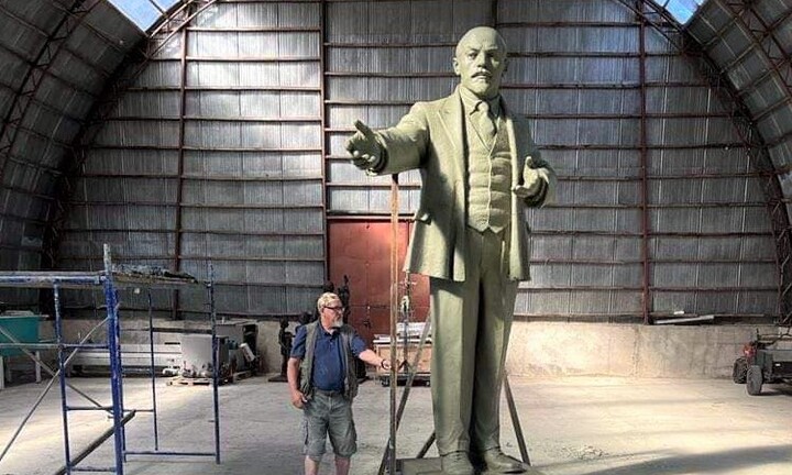 Tình sâu nghĩa nặng của tỉnh Ulyanovsk tặng tượng Lenin cho Nghệ An