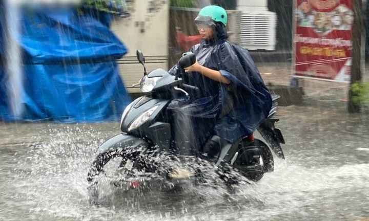 Sau chuỗi ngày nắng nóng, TP.HCM sẽ có mưa dông trong tuần này