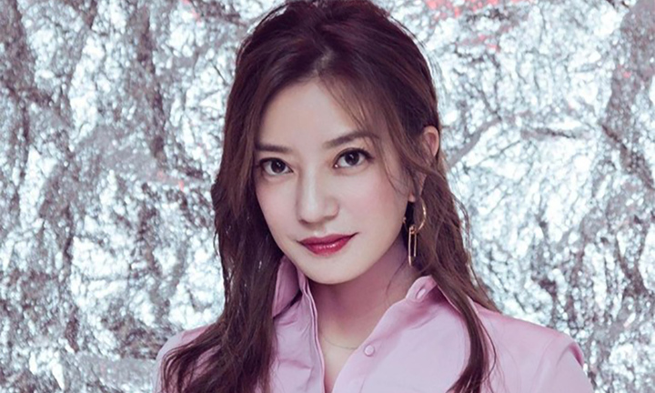 Triệu Vy tái xuất mạng xã hội sau ly hôn