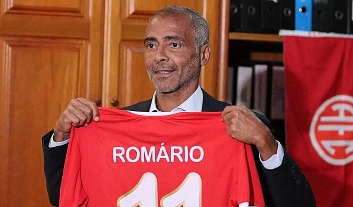 Huyền thoại Romario bất ngờ tái xuất sân cỏ ở tuổi 58