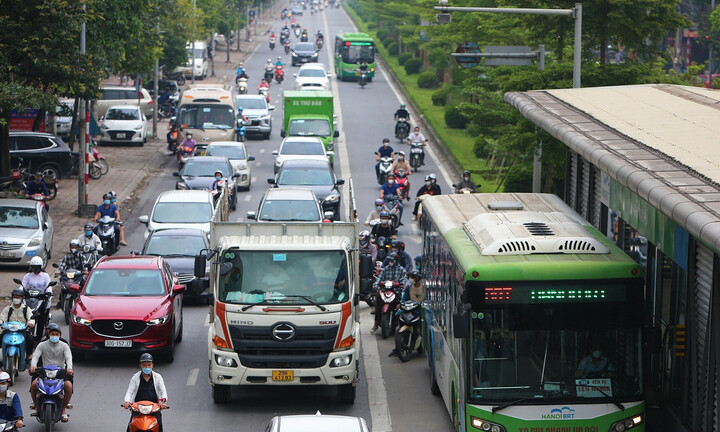 Buýt nhanh BRT Hà Nội từ ngày lăn bánh đến khi bị đề xuất 'khai tử'