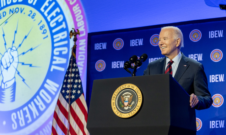 Tổng thống Biden khoe nhiên liệu hạt nhân đầu tiên do Mỹ sản xuất