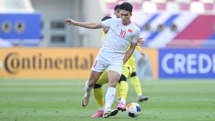 Người hâm mộ khen Khuất Văn Khang, chưa yên tâm về U23 Việt Nam