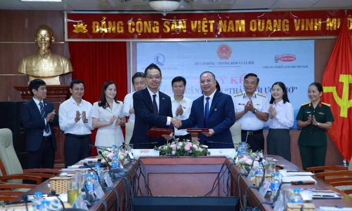 Acecook hỗ trợ trẻ em ngư dân có hoàn cảnh khó khăn với dự án 'Thả lưới ước mơ'