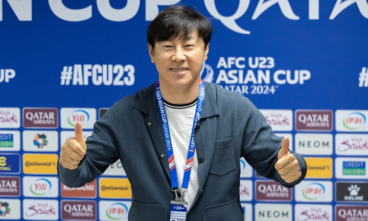 U23 Indonesia vào tứ kết, HLV Shin Tae-yong vẫn ấm ức trọng tài thiên vị Qatar