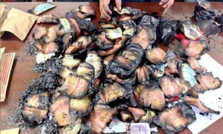 Hơn 1 tỷ đồng bị cháy đen, người đàn ông cầu cứu ngân hàng