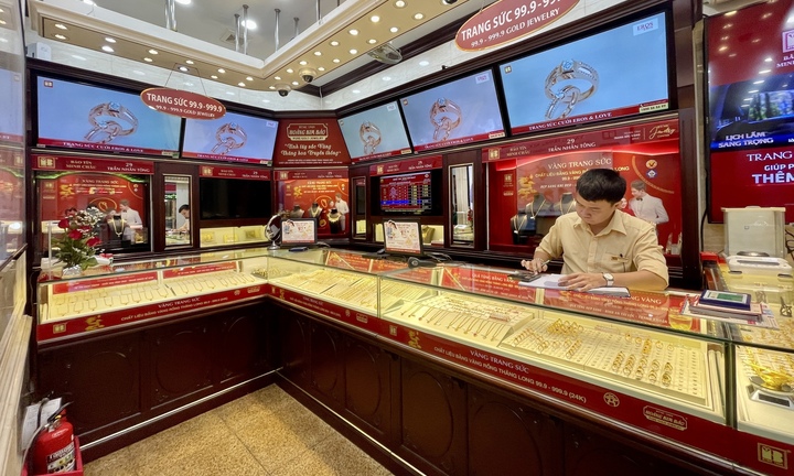 Thị trường Hà Nội trầm lắng trong ngày đấu thầu 16.800 lượng vàng