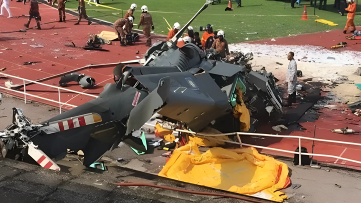 Khoảnh khắc hai trực thăng Malaysia đâm nhau, 10 người thiệt mạng