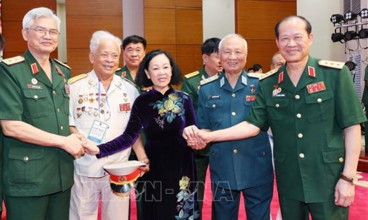 Lãnh đạo Đảng, Nhà nước gặp mặt đại diện chiến sĩ Điện Biên, dân công hỏa tuyến