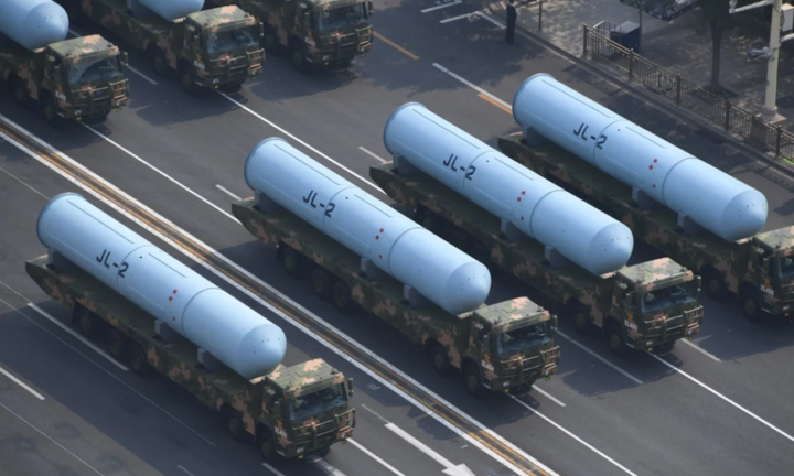 Trung Quốc phô diễn sức mạnh hạt nhân trước chuyến thăm của Ngoại trưởng Mỹ