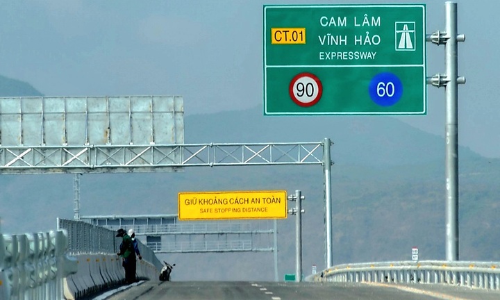Cận cảnh cao tốc Bắc Nam đoạn Cam Lâm - Vĩnh Hảo trước ngày thông xe
