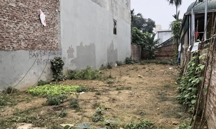 Đất lọt khe và tính hai mặt đặc trưng