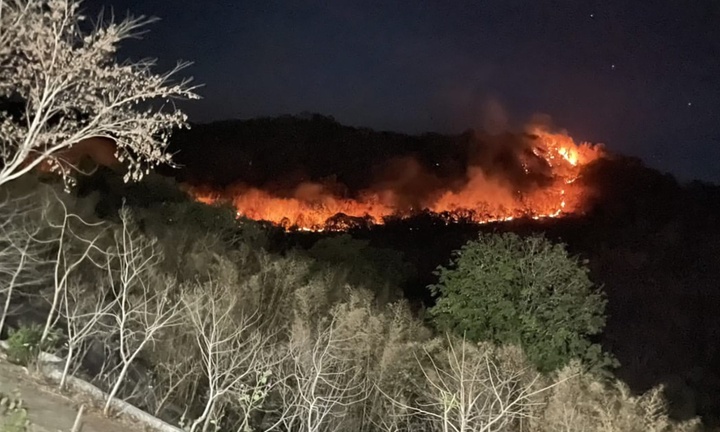 Cháy rừng ở An Giang, có cả tiếng nổ lớn