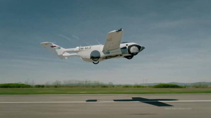 Xe bay đầu tiên trên giới thử nghiệm chở khách thành công