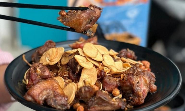 Quán ngan cháy tỏi ngon nức tiếng ở TP.HCM