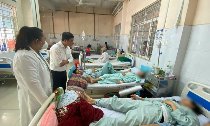 Vụ nghi ngộ độc ở Đồng Nai: 359 người nhập viện, đình chỉ cơ sở bán bánh mì 