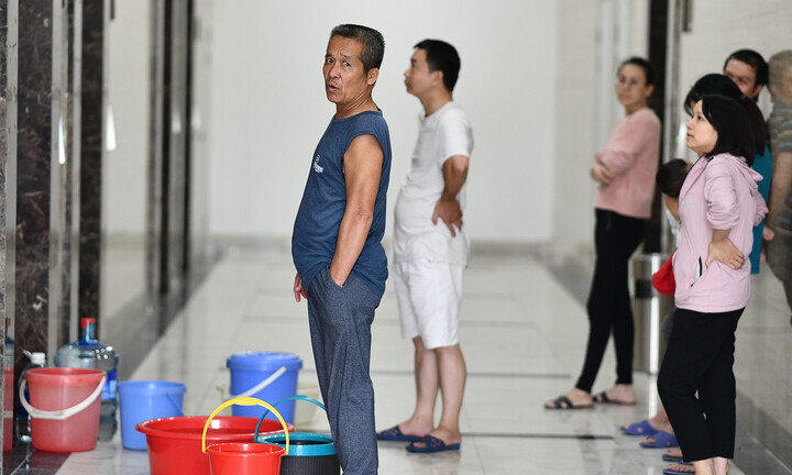 Hà Nội yêu cầu chuẩn bị xe bồn cung cấp nước sạch khi nắng nóng