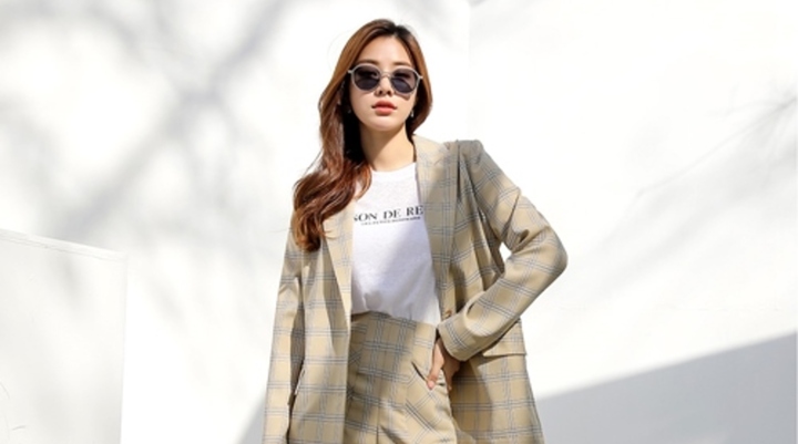 Mẹo phối đồ với quần short công sở ngày hè cho nàng sành điệu