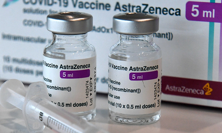 Vaccine COVID-19 của AstraZeneca có thể gây đông máu: Chuyên gia nói gì?
