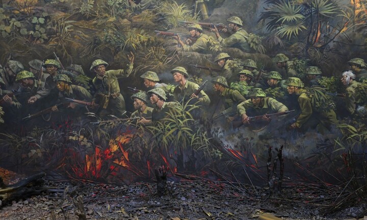 Ngàn du khách tham quan bức tranh panorama tái hiện chiến dịch Điện Biên Phủ