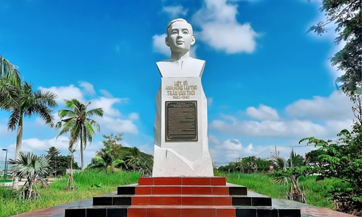 Trần Văn Thời là ai?