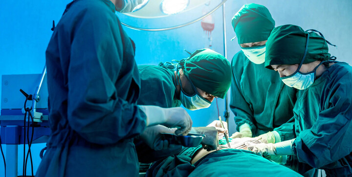 Trước đám cưới, cô gái bất ngờ phát hiện mình là đàn ông