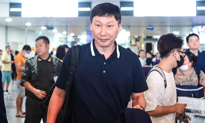 Hình ảnh đầu tiên của tân HLV tuyển Việt Nam Kim Sang-sik trước ngày ký hợp đồng