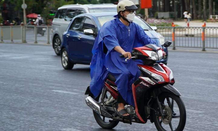 Thời tiết TP.HCM hôm nay 6/5: Mưa rào và dông rải rác