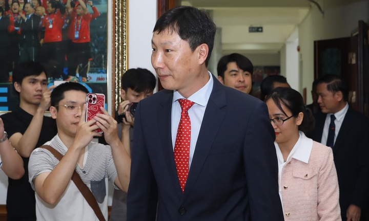 3 dấu hỏi thử thách năng lực HLV tuyển Việt Nam Kim Sang-sik