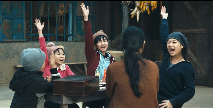 'Lật mặt 7: Một điều ước' vượt mốc doanh thu 300 tỷ đồng