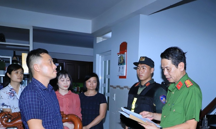 Vụ buôn lậu hơn 200 triệu lít xăng từ Singapore về Việt Nam: Khởi tố 23 bị can