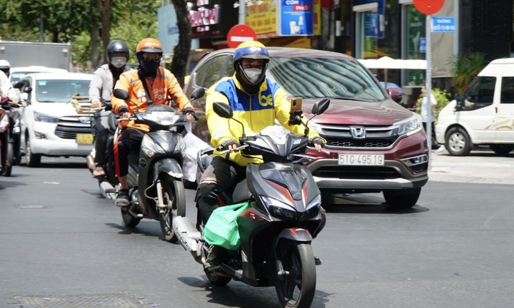Dự báo thời tiết TP.HCM hôm nay 9/5: Ngày nắng nóng, đêm có mưa rào vài nơi