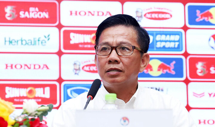 HLV Hoàng Anh Tuấn cân nhắc gia nhập CLB Khánh Hòa
