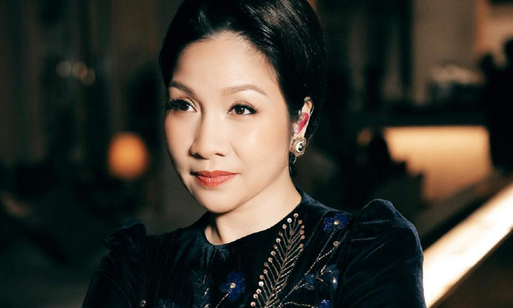 Mỹ Linh: Bỏ hát lót, hát ở vũ trường, tôi bị nói ‘đã nghèo còn sĩ’