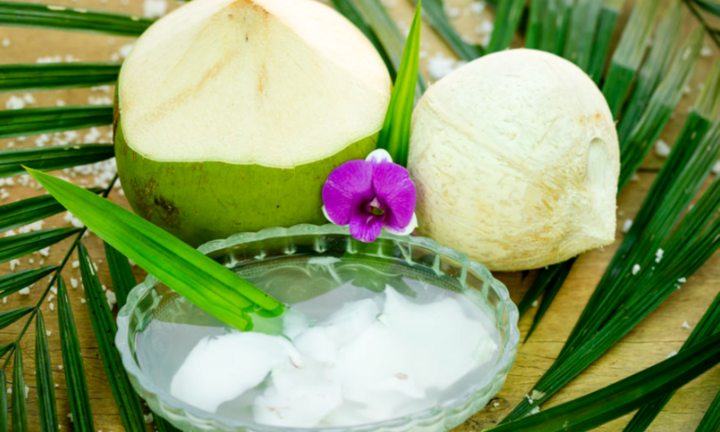 Có nên uống nước dừa thay nước lọc vào ngày nắng nóng?