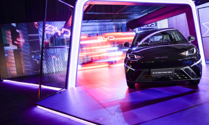 Mỹ tăng thuế với xe điện Trung Quốc lên 100%