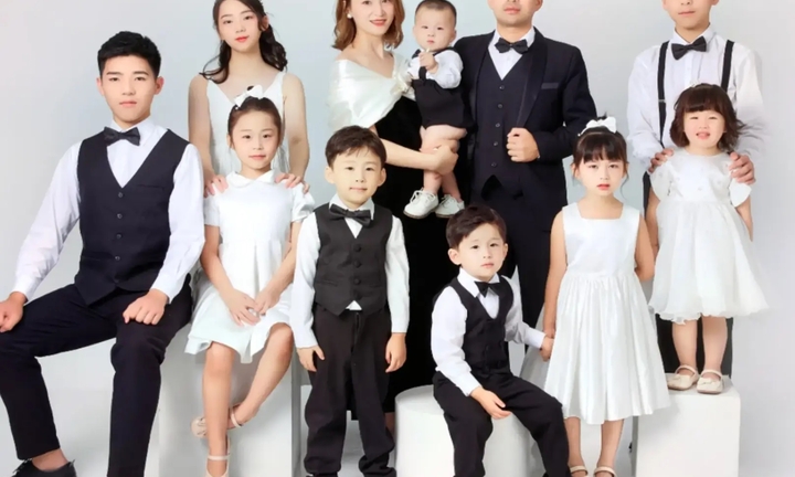 Không muốn phí gene tốt của chồng, vợ quyết sinh 10 con 