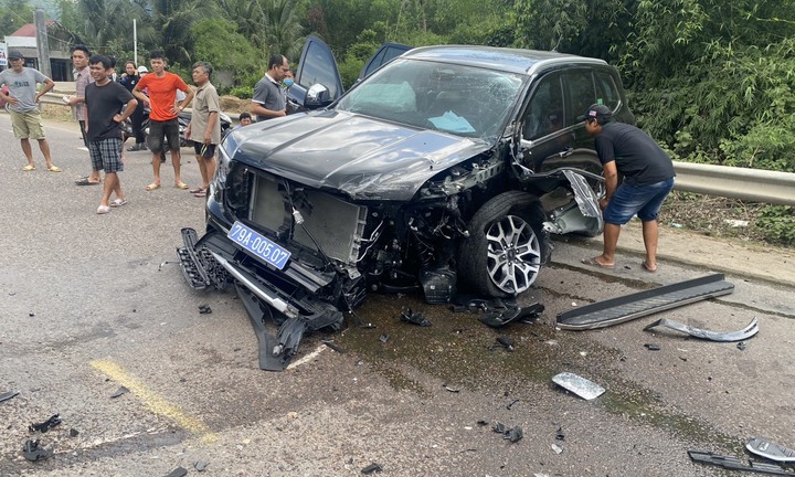 Xe của Sở Tư pháp Khánh Hòa gặp nạn, Giám đốc Sở và 3 người khác bị thương