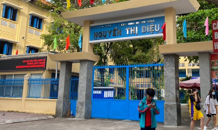 Cô giáo 'lệnh' cho 6 học sinh đánh bạn trước lớp