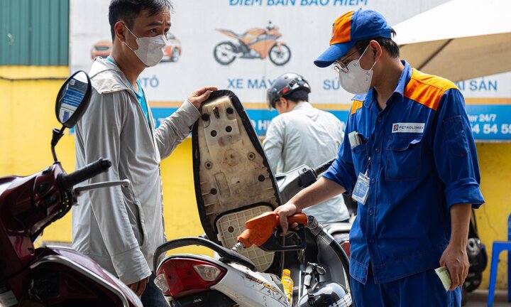 Giá xăng giảm hơn 500 đồng/lít