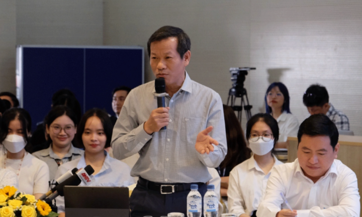 Vì sao giá vé máy bay tăng nhưng các hãng hàng không vẫn than lỗ?