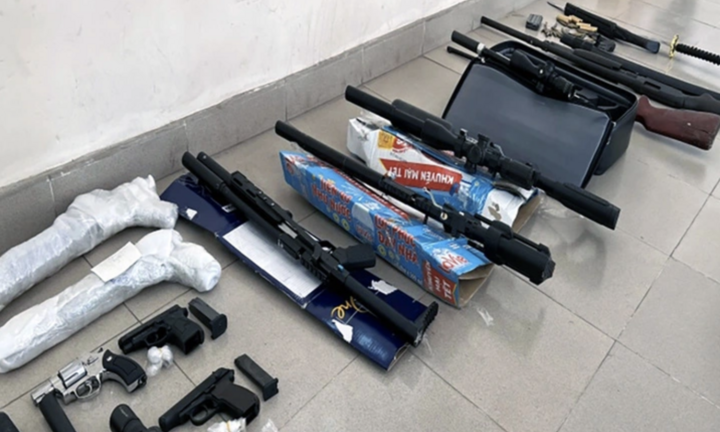 Đồng Nai: Phá đường dây mua bán vũ khí, thu giữ 18 khẩu súng, hơn 1.000 viên đạn