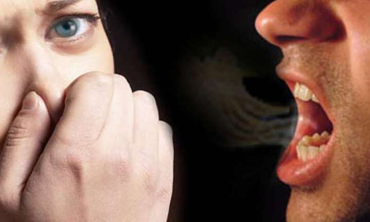 Không dám gần người yêu vì hôi miệng