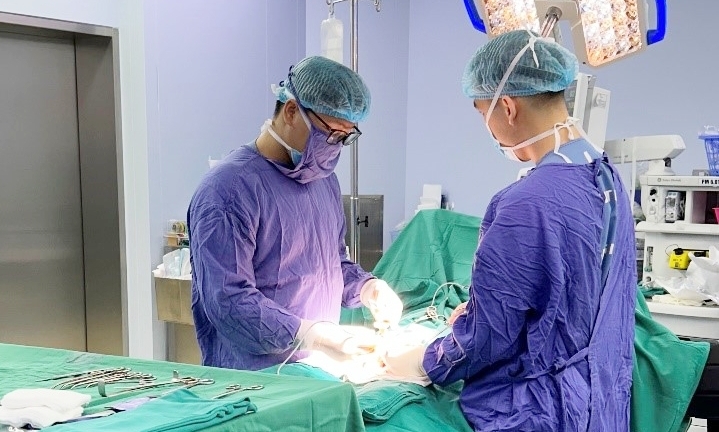 Vỡ mủ vùng bẹn, người đàn ông đi khám phát hiện bị lao tinh hoàn