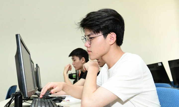 Hơn 5.800 thí sinh thi bù đánh giá tư duy Bách khoa Hà Nội sau sự cố kỹ thuật