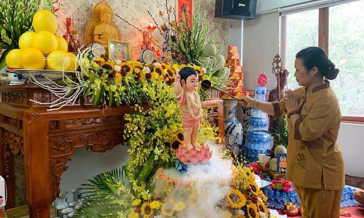 Văn khấn ngày lễ Phật đản