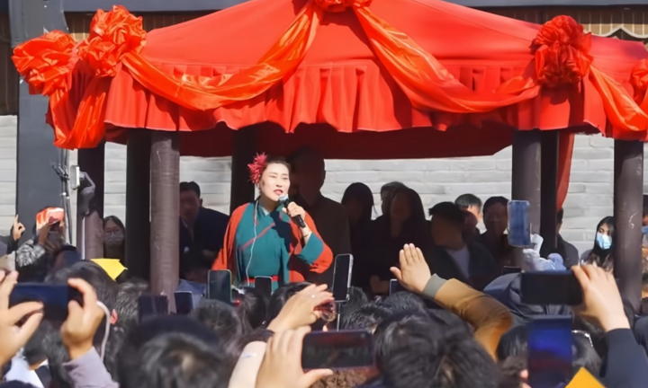 Cố ép trai tân hẹn hò với cô gái đang mang thai, dịch vụ mai mối gây phẫn nộ